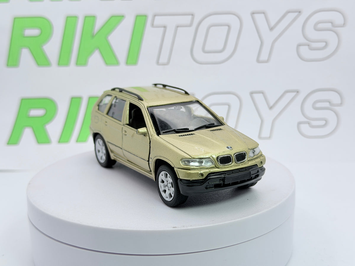 BMW X5 4.4 i Welly 1/41 Oro
