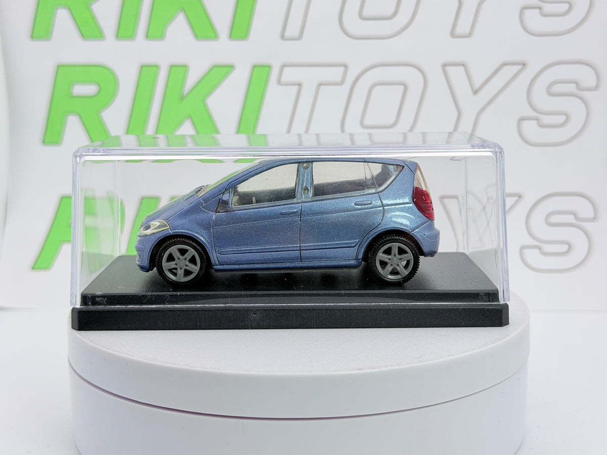 Mercedes Benz Classe A 2a serie New Ray 1/43 Blu metallizzato 2005