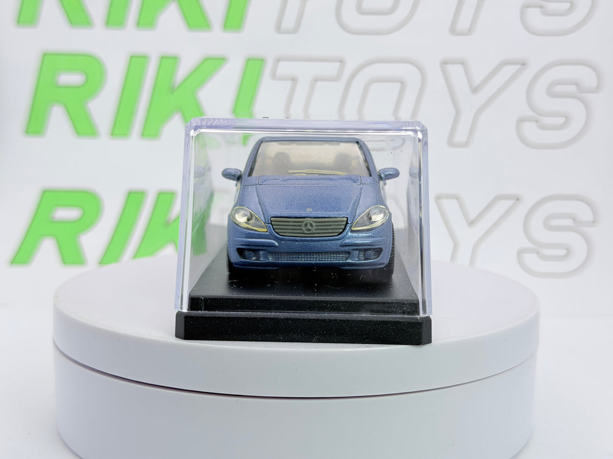 Mercedes Benz Classe A 2a serie New Ray 1/43 Blu metallizzato 2005
