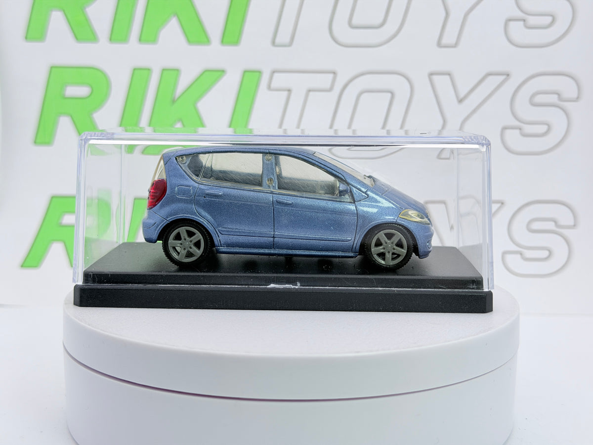 Mercedes Benz Classe A 2a serie New Ray 1/43 Blu metallizzato 2005