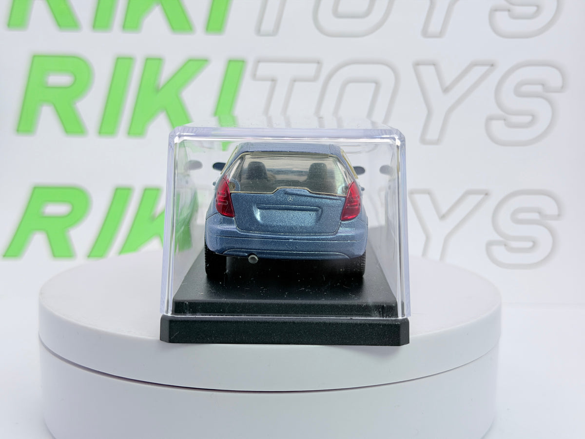 Mercedes Benz Classe A 2a serie New Ray 1/43 Blu metallizzato 2005