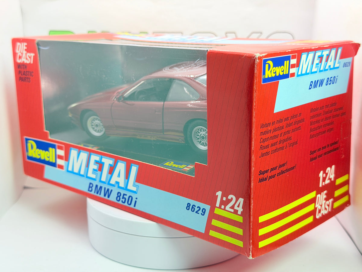 BMW 850 i Coupé Revell 1/24 Rosso metallizzato