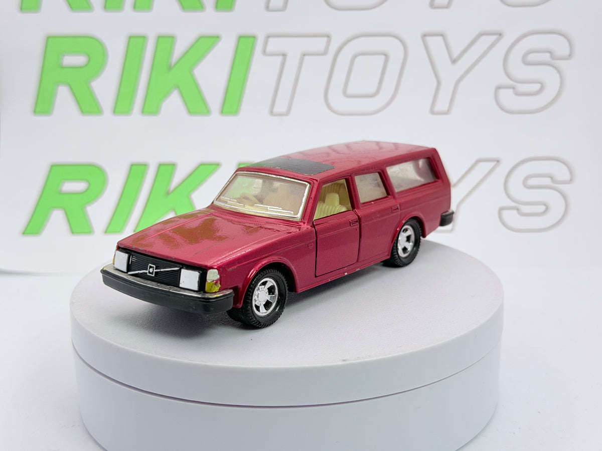 Volvo 245 DL Matchbox 1/40 Rosso