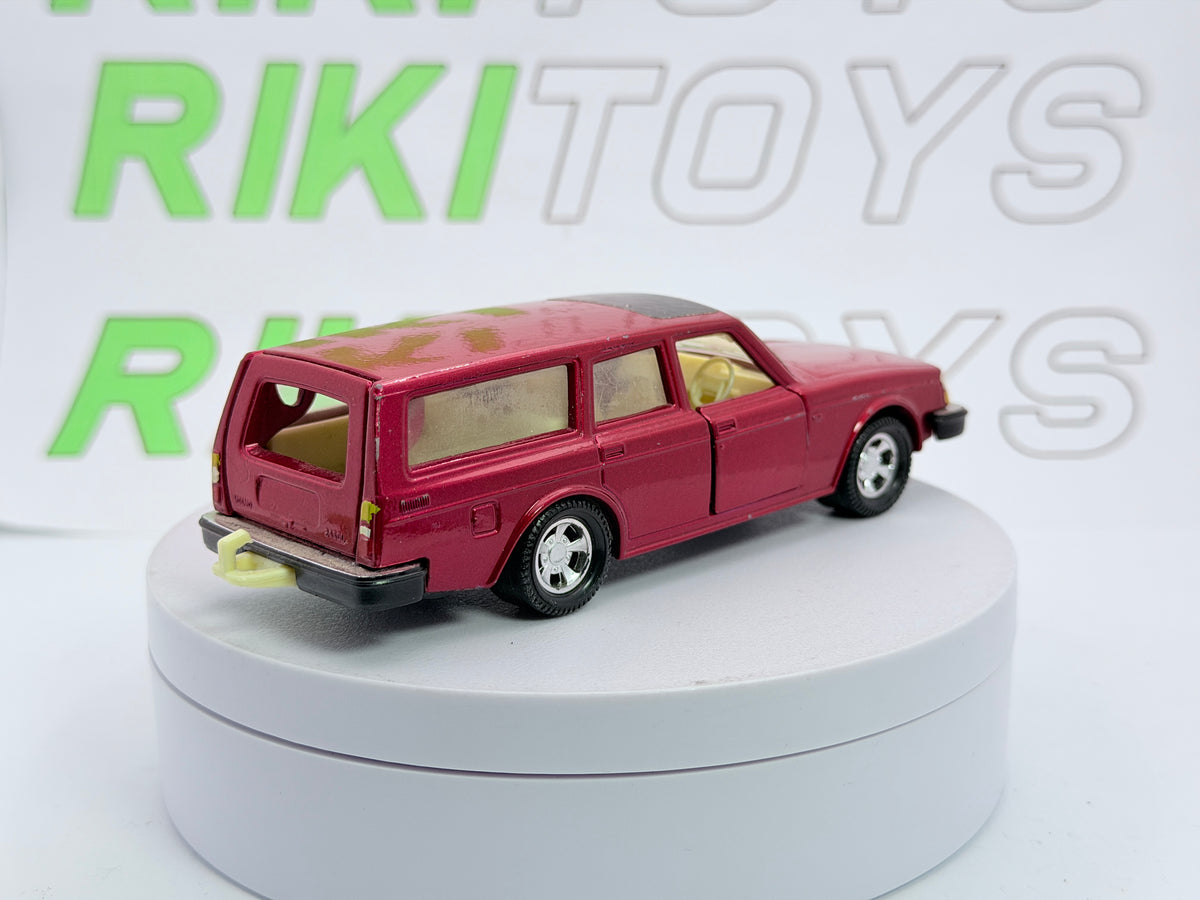 Volvo 245 DL Matchbox 1/40 Rosso