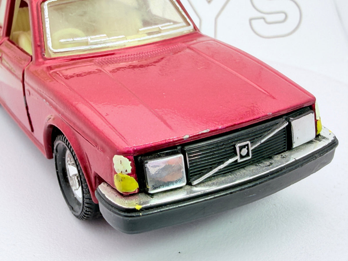 Volvo 245 DL Matchbox 1/40 Rosso
