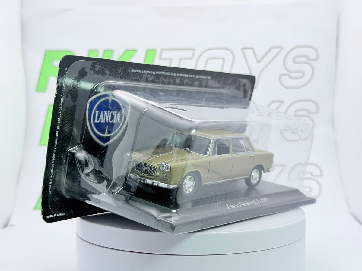 Lancia Flavia berlina 1a serie Norev 1/43 Oro metallizzato