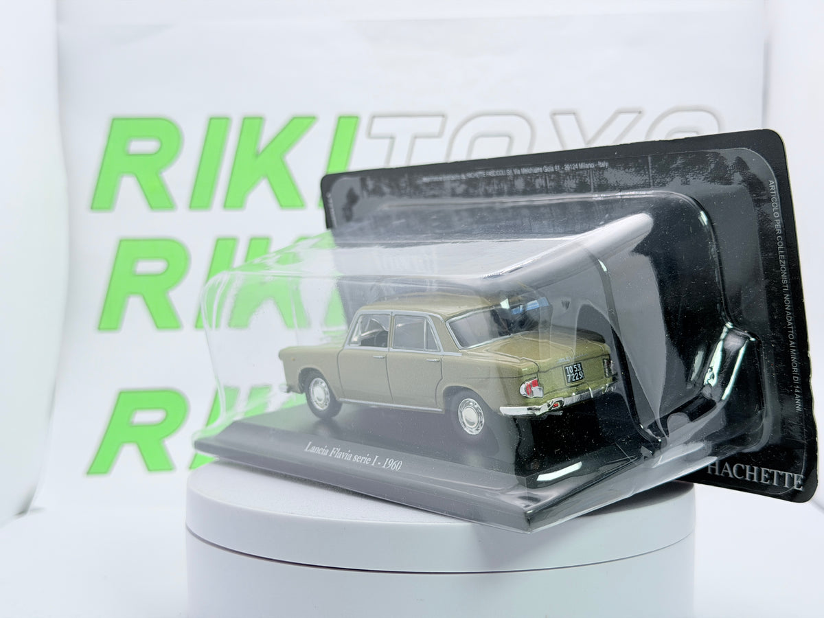 Lancia Flavia berlina 1a serie Norev 1/43 Oro metallizzato