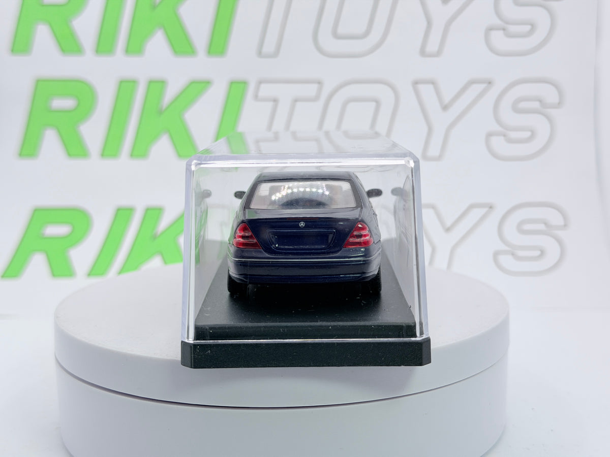 Mercedes Benz C- Klass Schuco 1/43 Blu