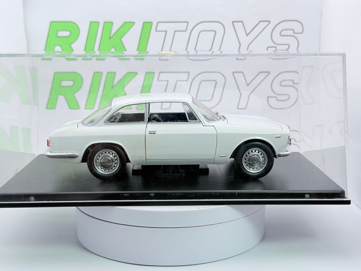 Alfa Romeo Giulia GT Junior Leo Models 1/24 Bianco