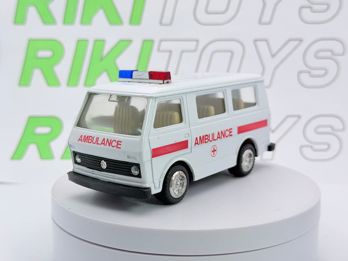 Volkswagen LT Ambulance Hong Kong 1/38 Bianco