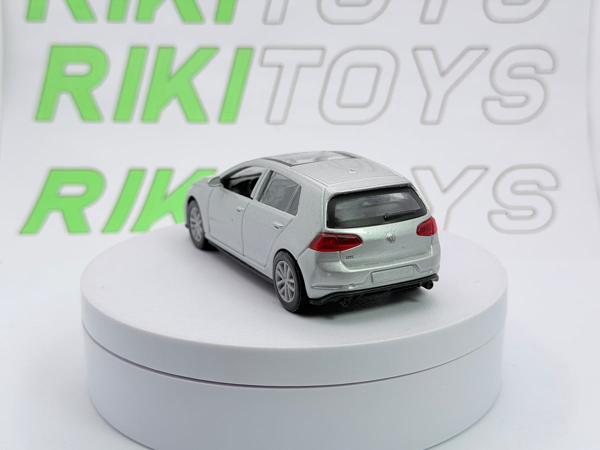 Volkswagen Golf 7 GTI Maisto 1/38 Argento