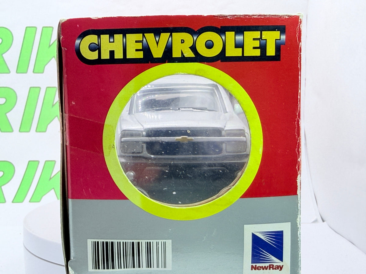 Chevrolet Avalanche New Ray 1/32 Argento