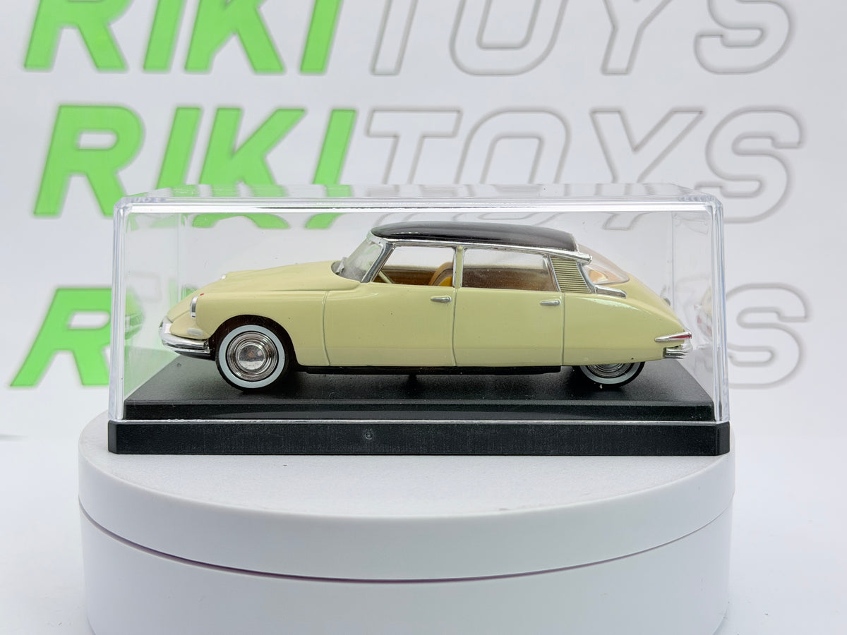 Citroen DS 19 Universal Hobbies 1/43 Giallo chiaro 1956