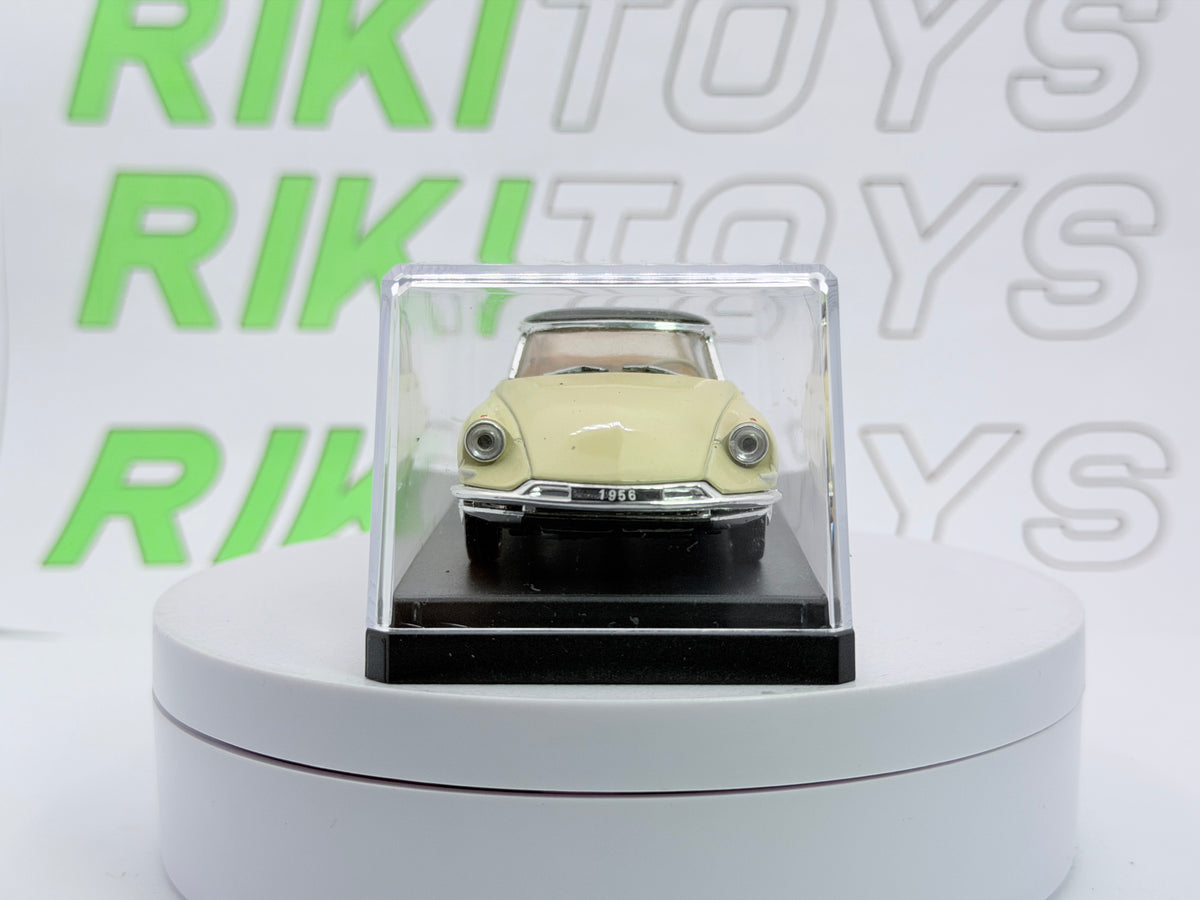 Citroen DS 19 Universal Hobbies 1/43 Giallo chiaro 1956