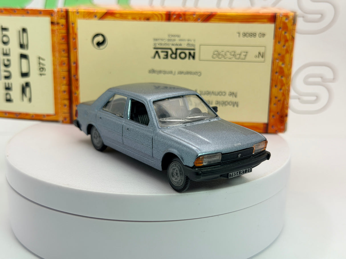 Peugeot 305 Norev 1/43 Azzurro metallizzato 1977