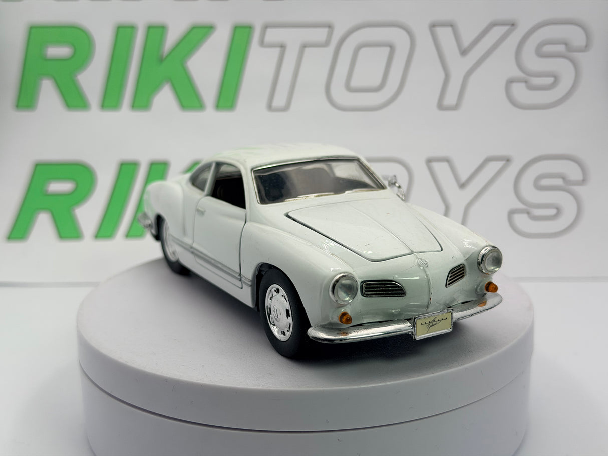 Volkswagen Karmann Ghia 1/35 Bianco