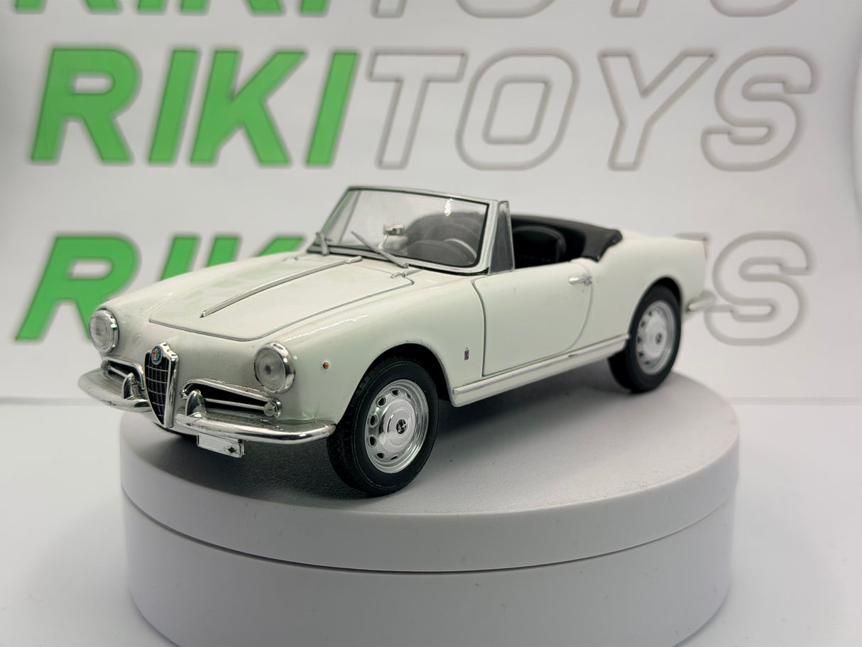 Alfa Romeo Giulietta Spider MetroModels 1/24 Bianco