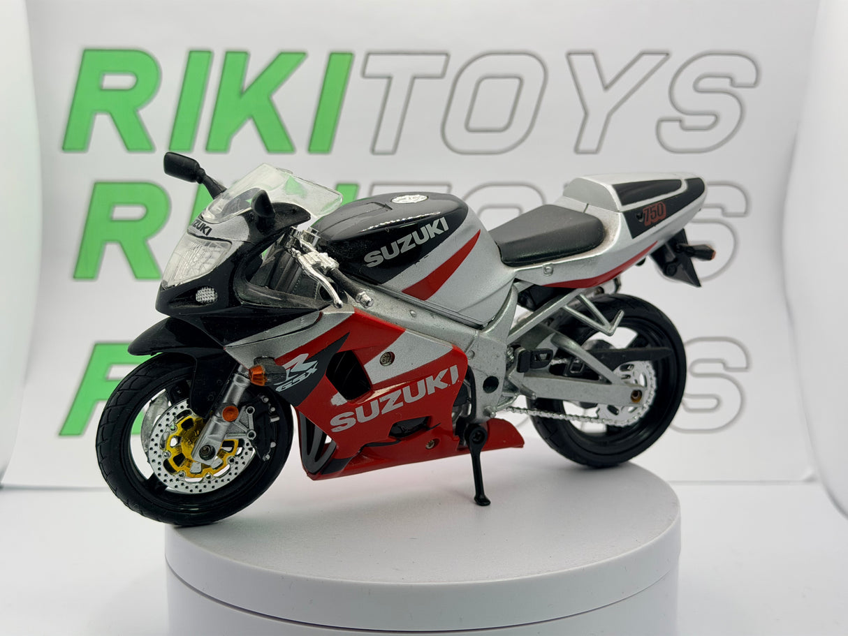 Suzuki GSX R New Ray Argento 1985