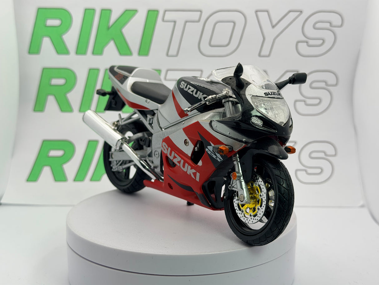 Suzuki GSX R New Ray Argento 1985