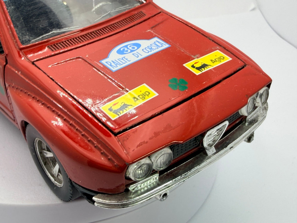 Alfa Romeo Alfetta GTV Burago 1/24 Rosso 1975