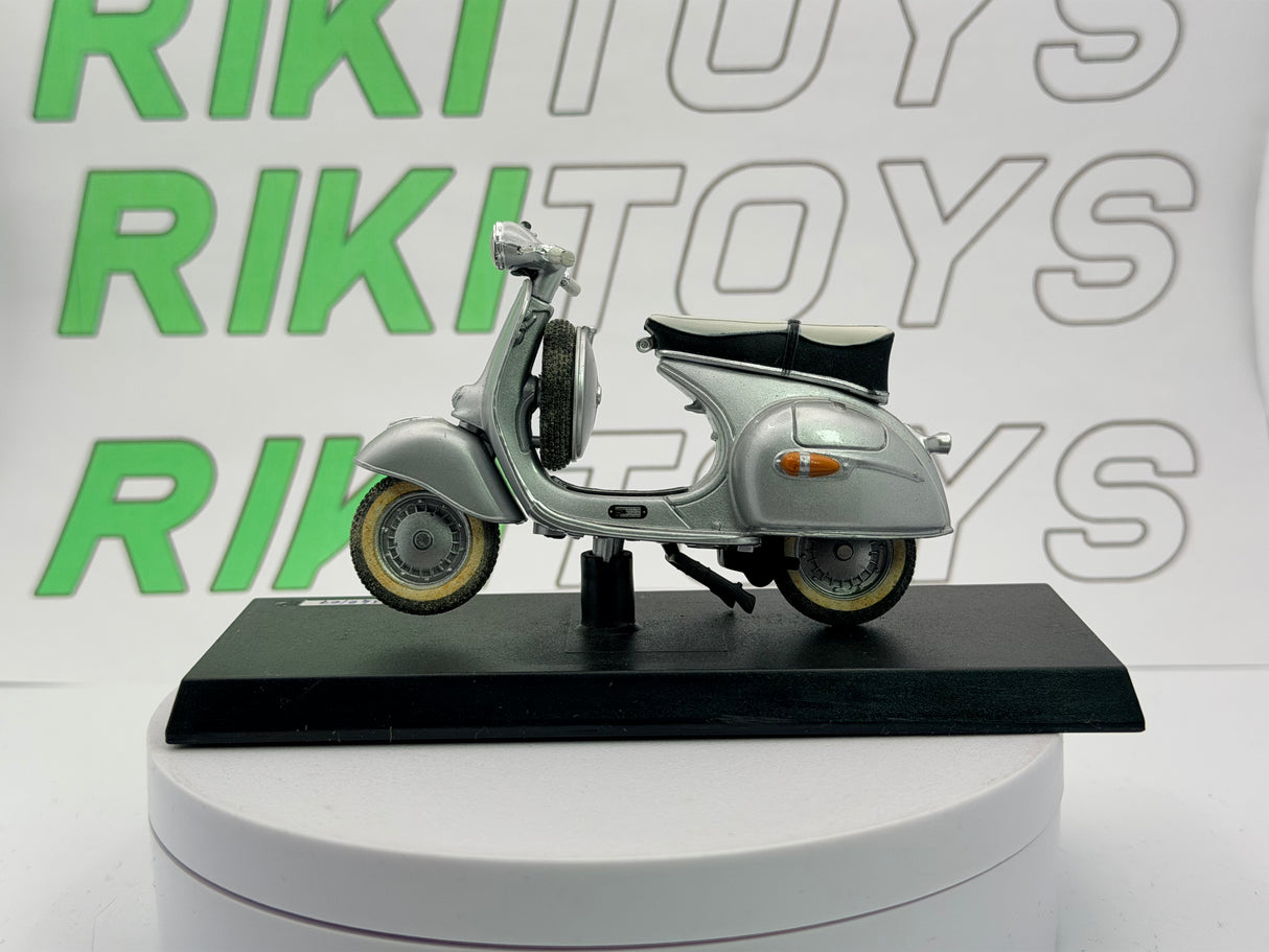 Piaggio Vespa MesserSchmidt Maisto 1/24 Argento 1961