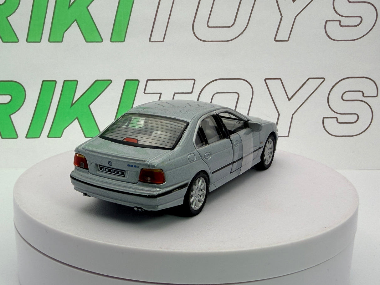 BMW 528 i E39 Cararama 1/43 Argento