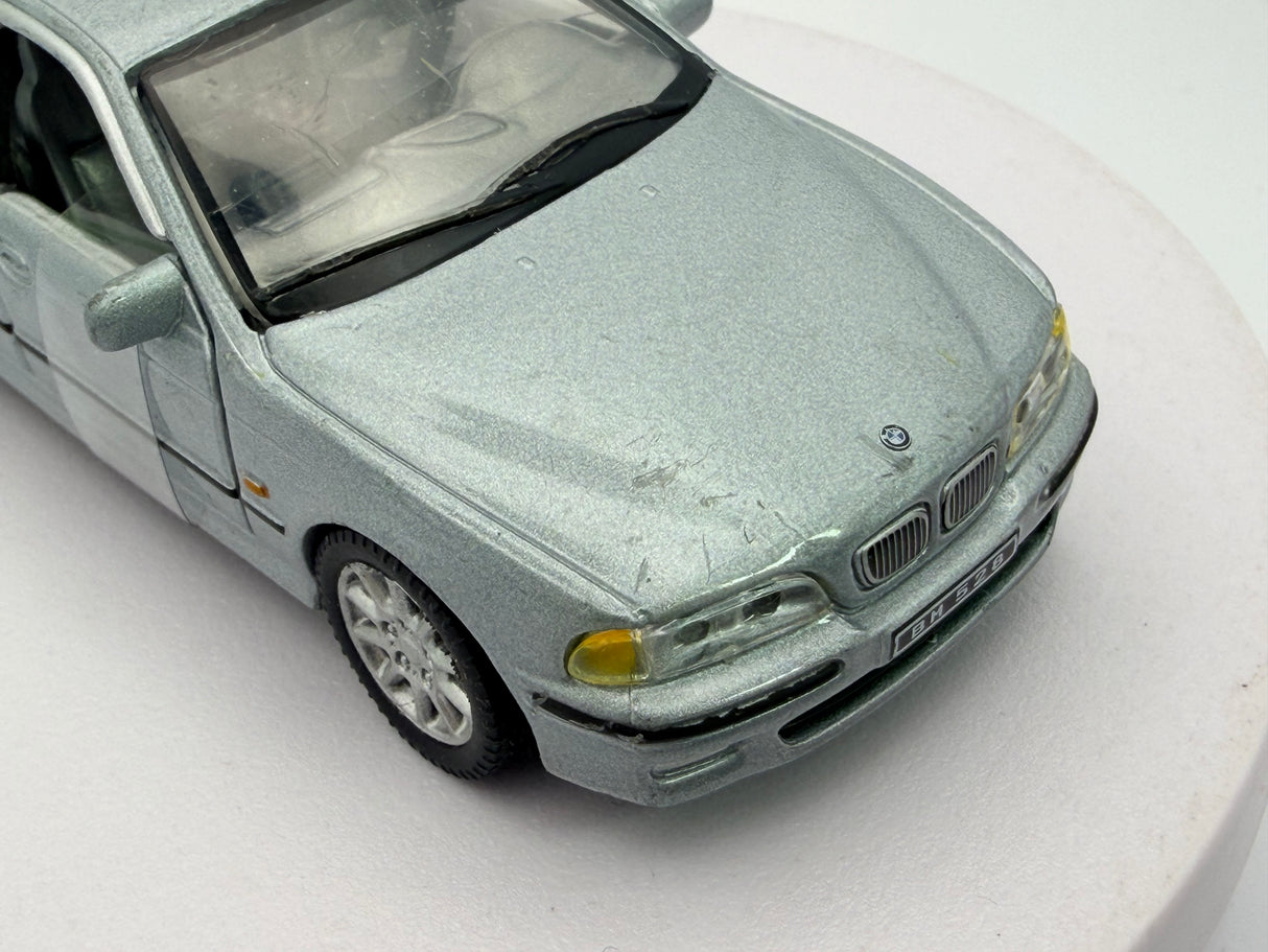 BMW 528 i E39 Cararama 1/43 Argento