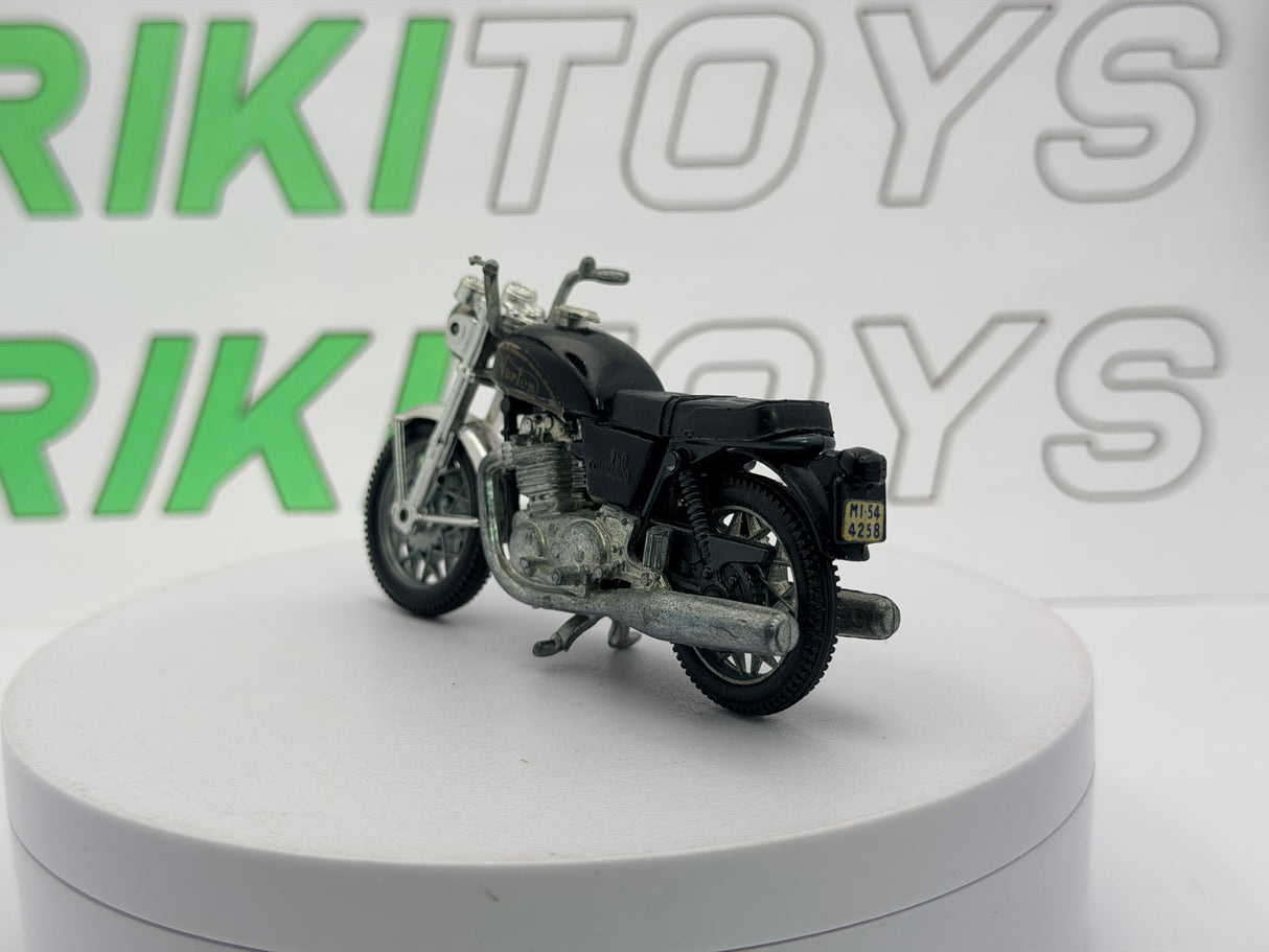 Norton 750 Commando Polistil 1/24 Nero