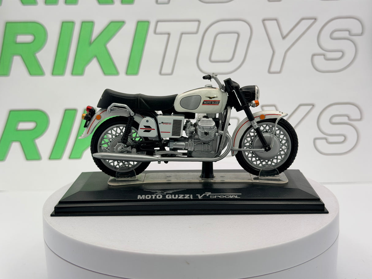 Moto Guzzi V7 Special Starline 1/24 Bianco