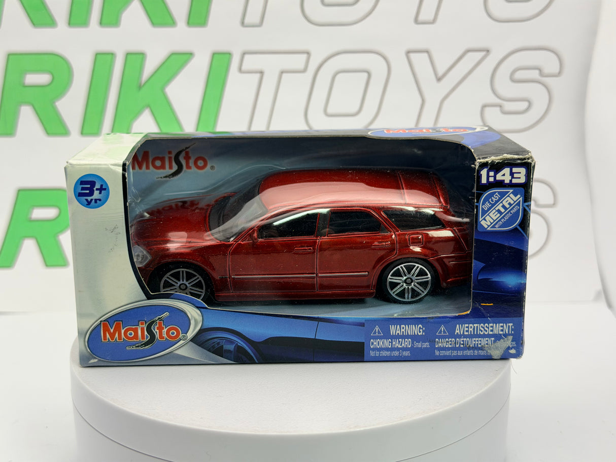 Chrysler 300 C Station Maisto 1/43 Rosso metallizzato