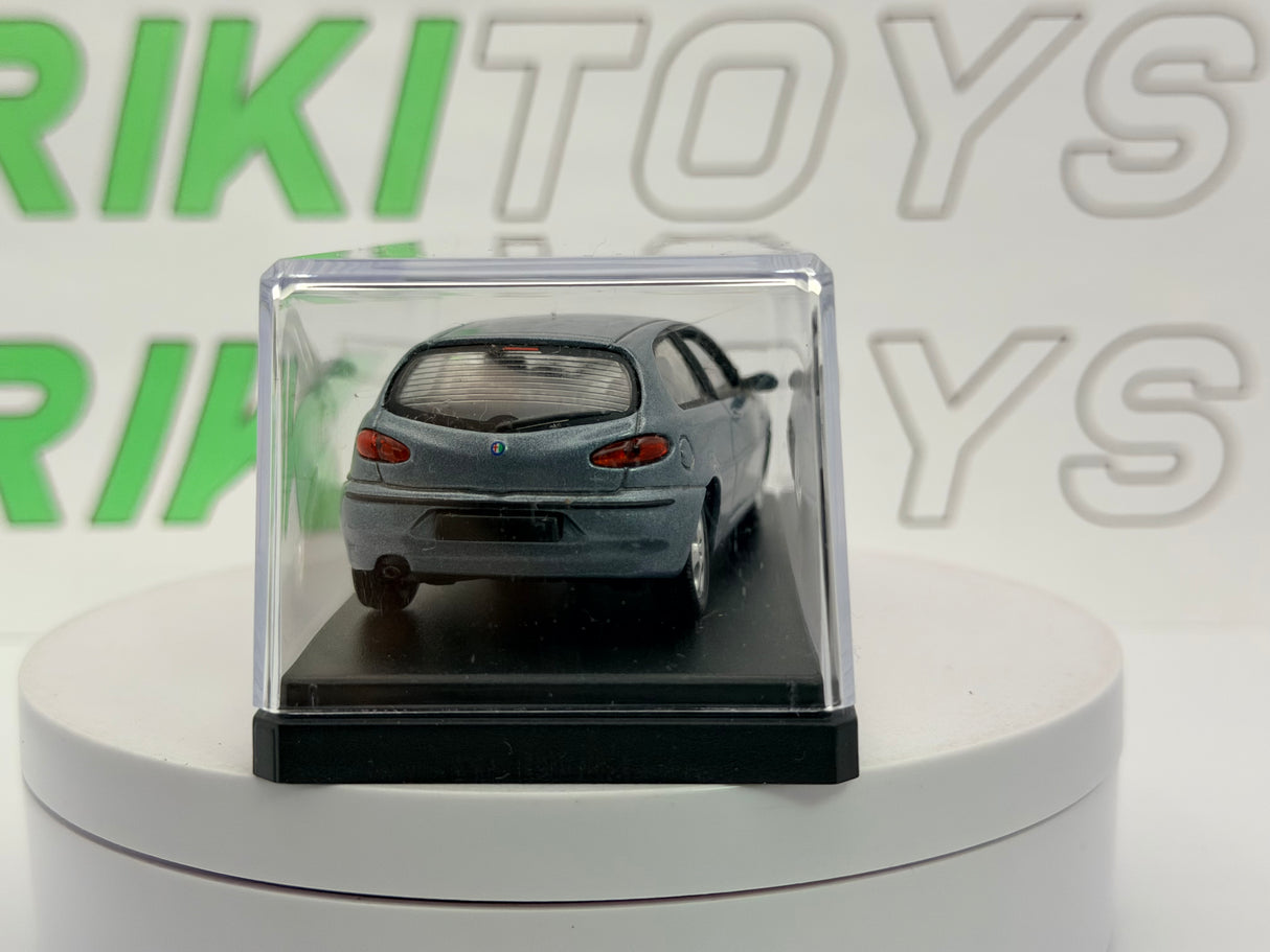 Alfa Romeo 147 3 porte Solido 1/43 Azzurro metallizzato 2001