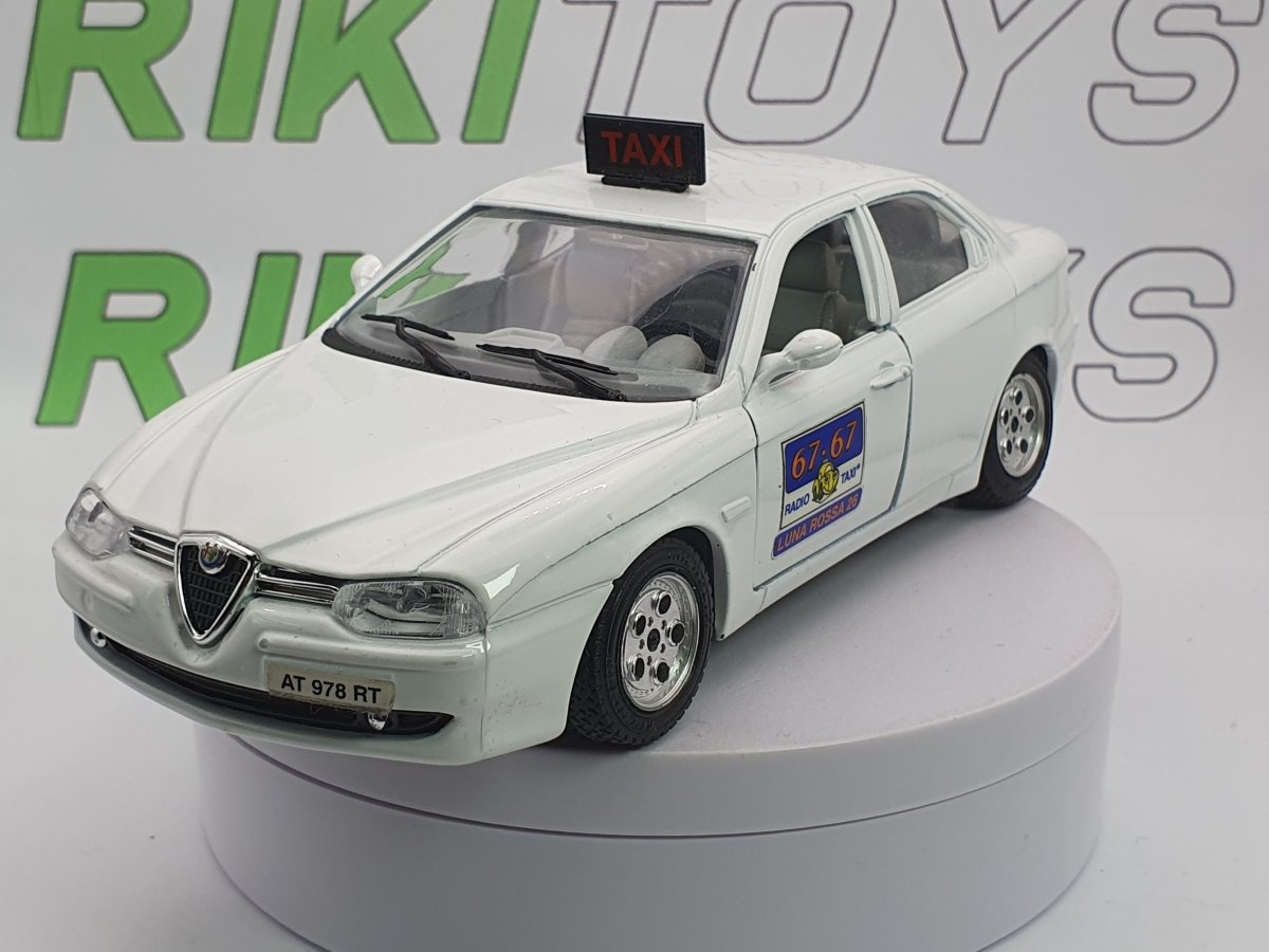 Alfa Romeo 156 Taxi Burago 1/24 Bianco 1997 - RikiToys - Burago