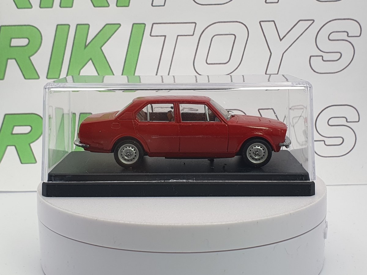 Alfa Romeo Alfetta berlina 1600 Edicola 1/43 Rosso 1974 - RikiToys - Edicola