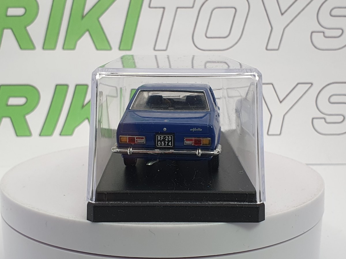 Alfa Romeo Alfetta Berlina Edicola 1/43 Blu 1972 - RikiToys - Edicola
