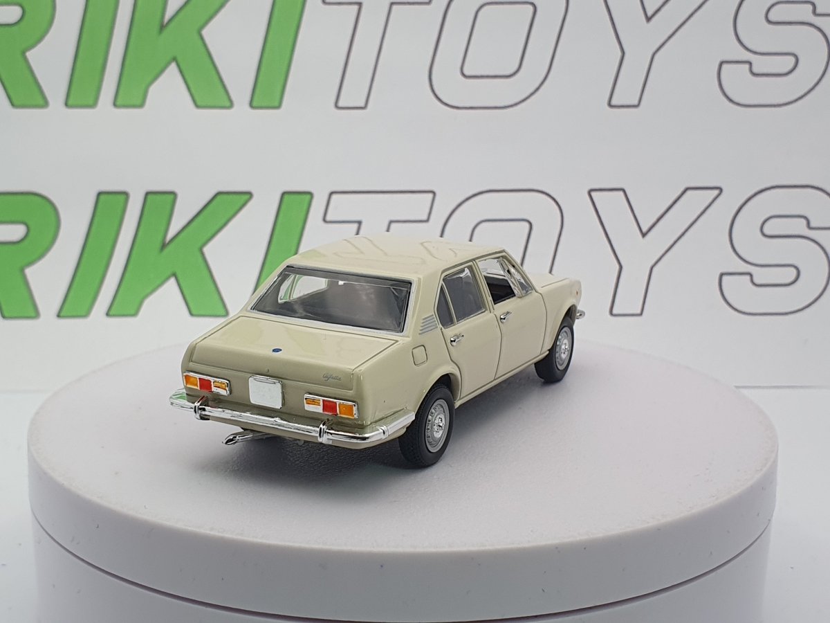 Alfa Romeo Alfetta berlina Norev 1/43 Bianco 1972 - RikiToys - Norev