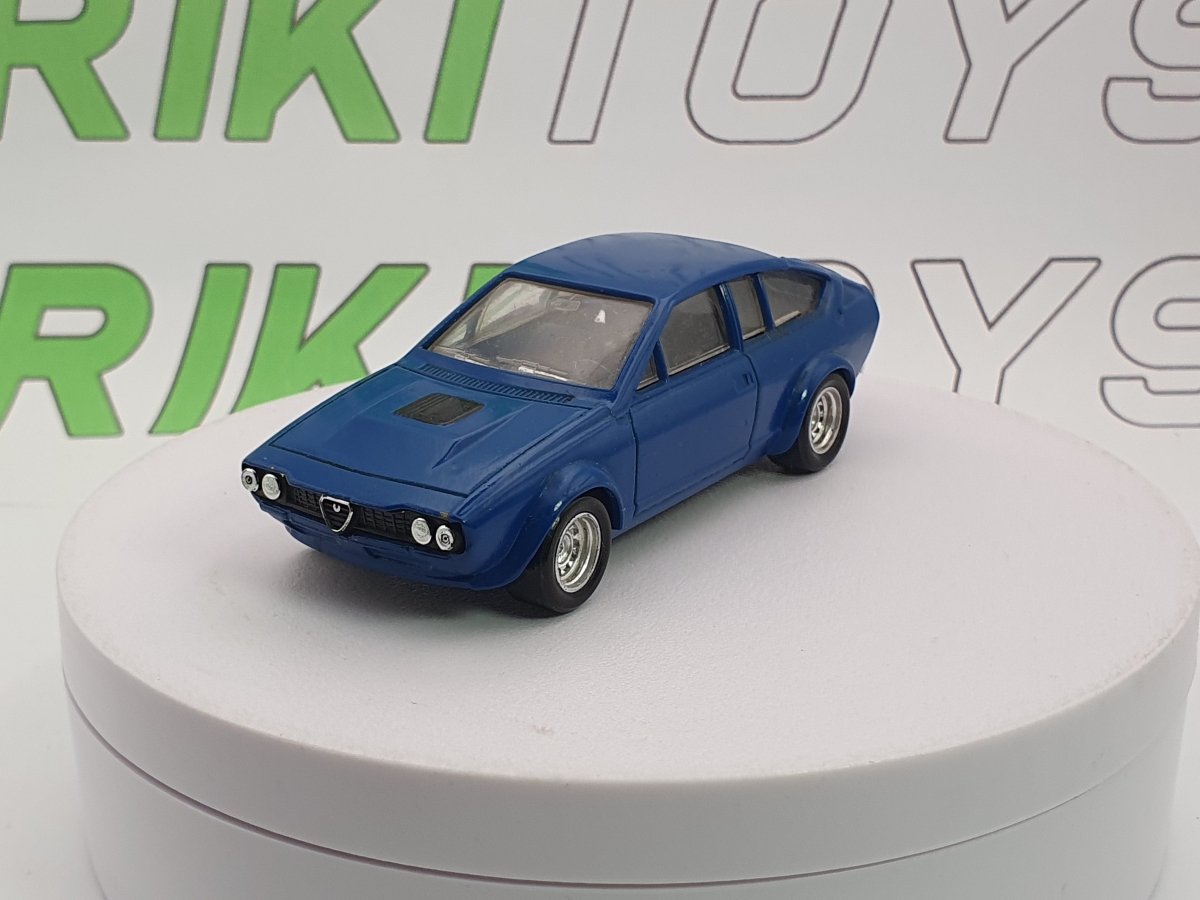 Alfa Romeo Alfetta GTV 6 Solido 1/43 Blu 1981 - RikiToys - Solido