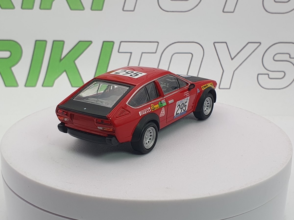 Alfa Romeo Alfetta GTV Edicola 1/43 Rosso 1976 - RikiToys - Edicola