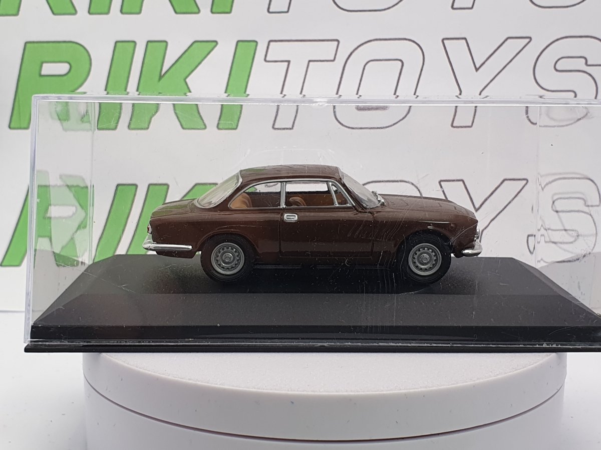 Alfa Romeo Giulia GT Junior Edicola 1/43 Marrone 1971 - RikiToys - Edicola