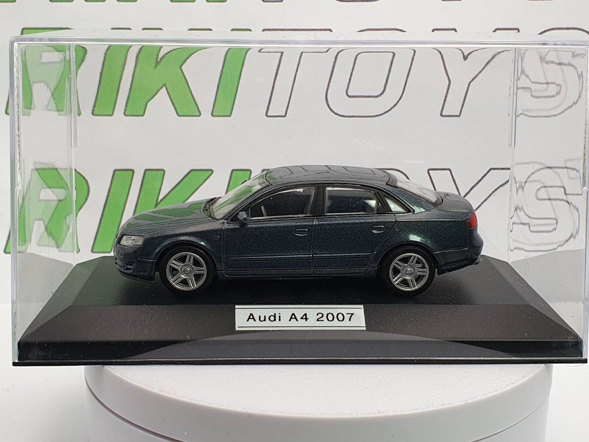 Audi A4 Berlina New Ray 1/43 - RikiToys - New Ray#