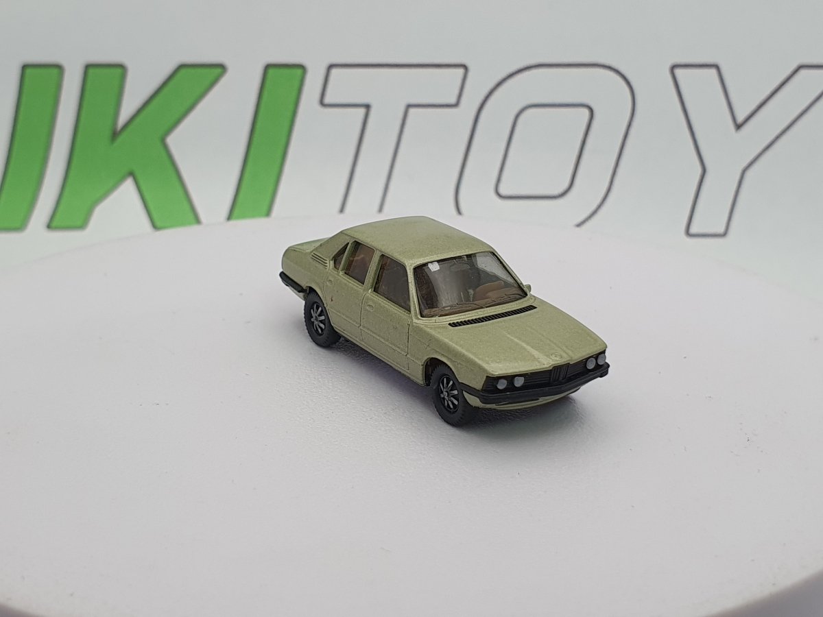 BMW 528i E12 Herpa 1/87 Verde 1972 - RikiToys - Herpa