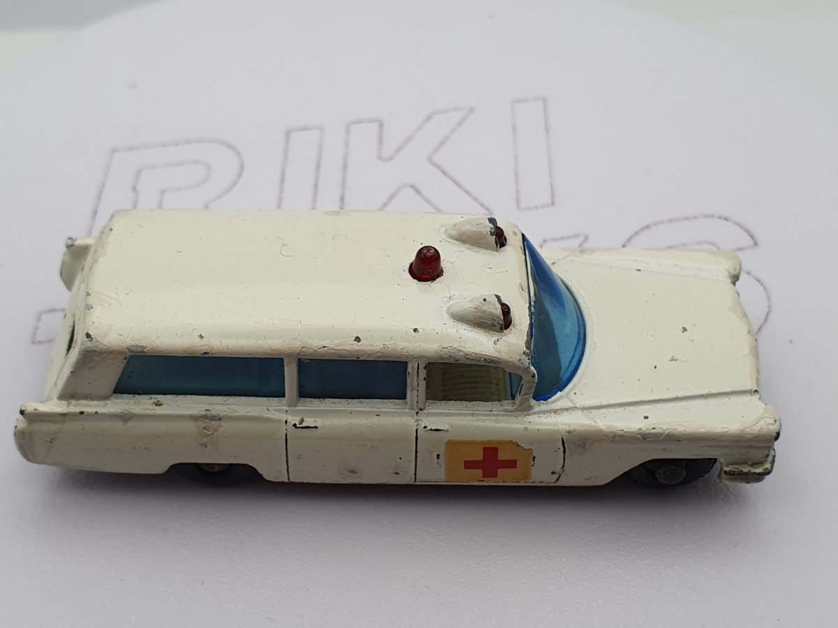 Cadilac Ambulance Matchbox Lesney - RikiToys - Matchbox Lesney#