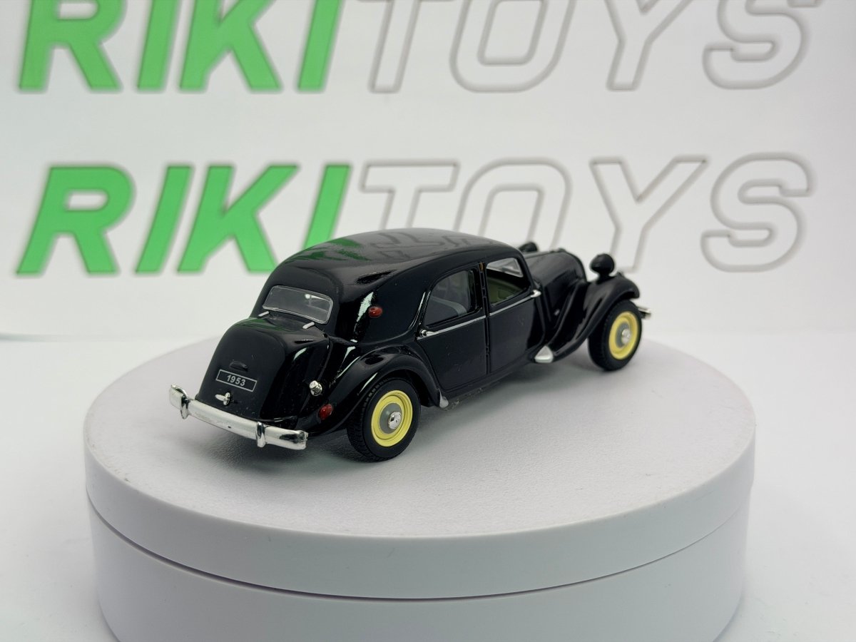 Citroen Traction Avant 11 Edicola 1/43 Nero 1953 - RikiToys - Edicola