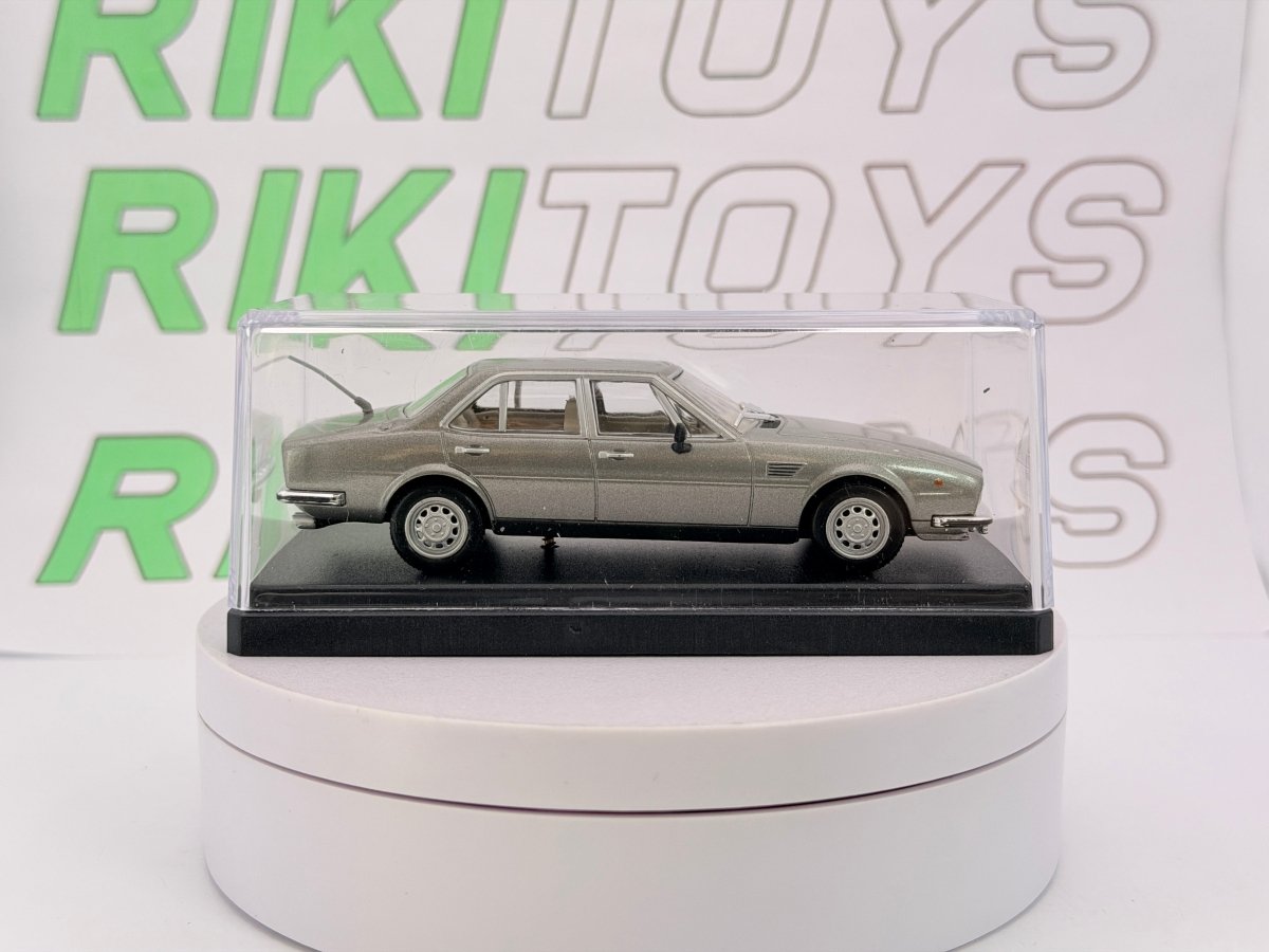 De Tomaso Deauville Edicola 1/43 Argento 1979 - RikiToys - Edicola