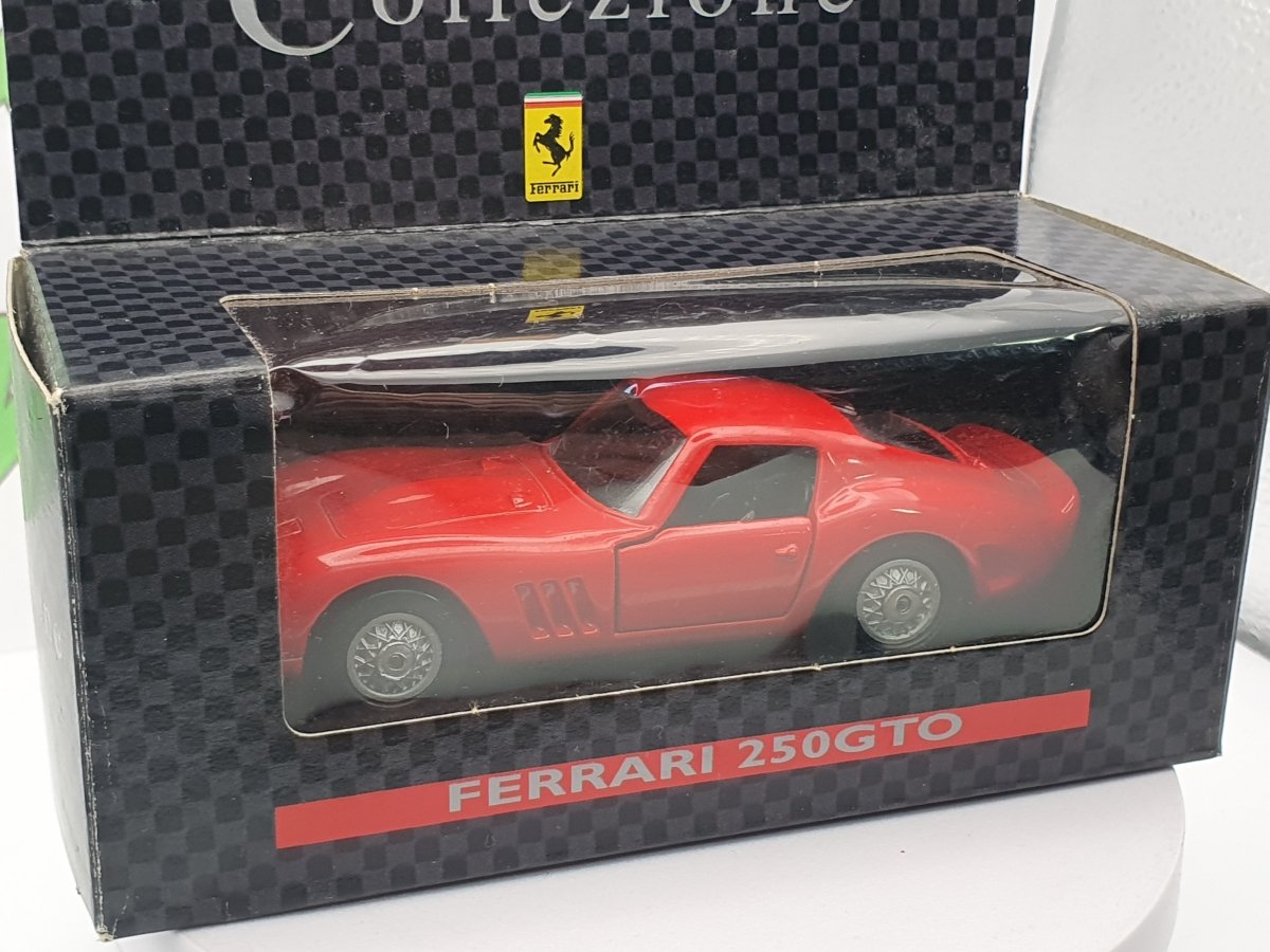 Ferrari 250 GTO Maisto 1/38 Rosso 1962 - RikiToys - Maisto