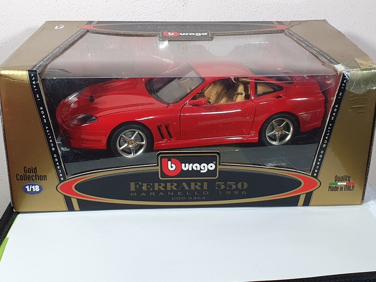 Ferrari 550 Maranello Burago 1/18 Rosso 1996 - RikiToys - Burago