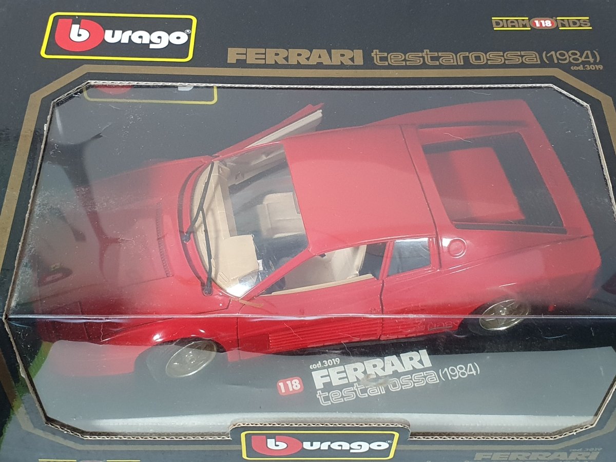 Ferrari Testarossa Burago 1/18 Rosso 1984 - RikiToys - Burago