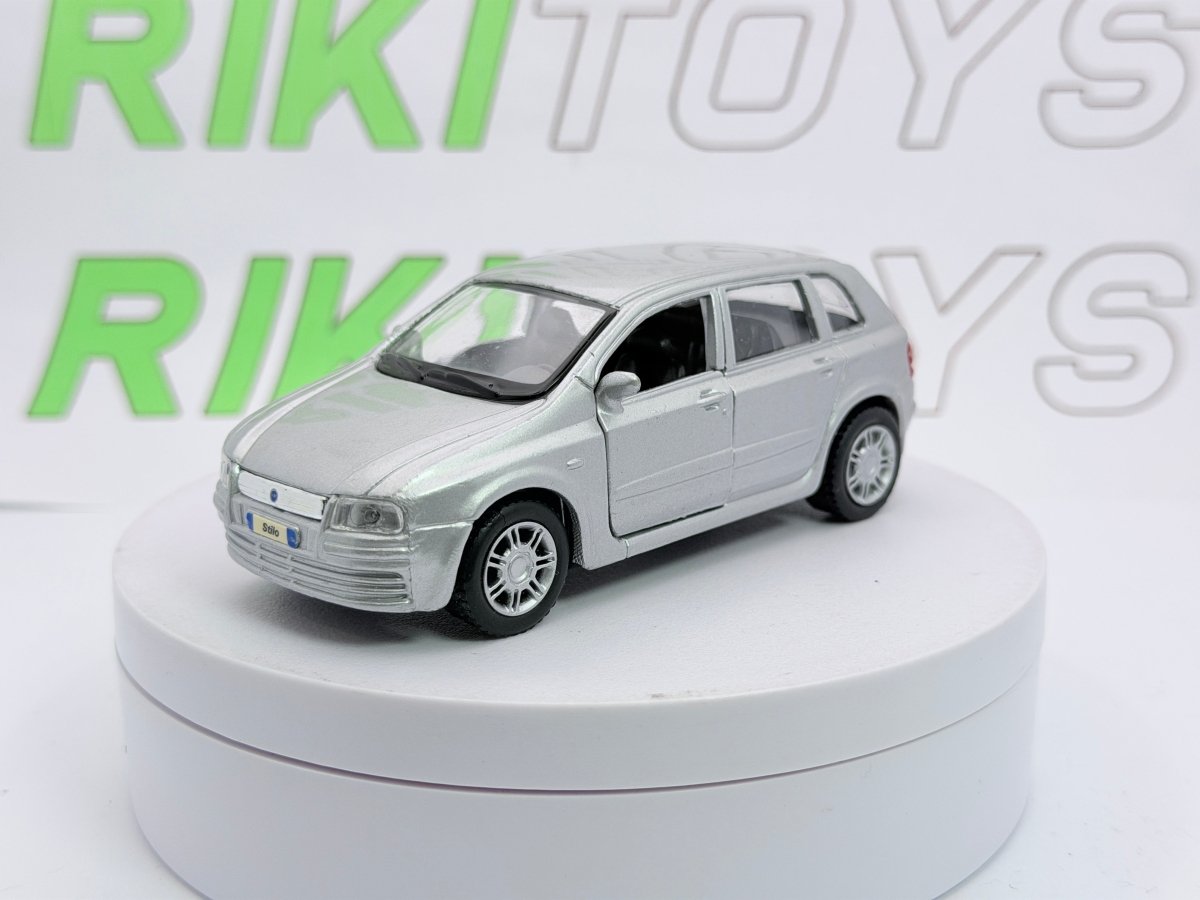 Fiat Stilo 5 porte Maisto 1/38 Argento - RikiToys - Maisto#