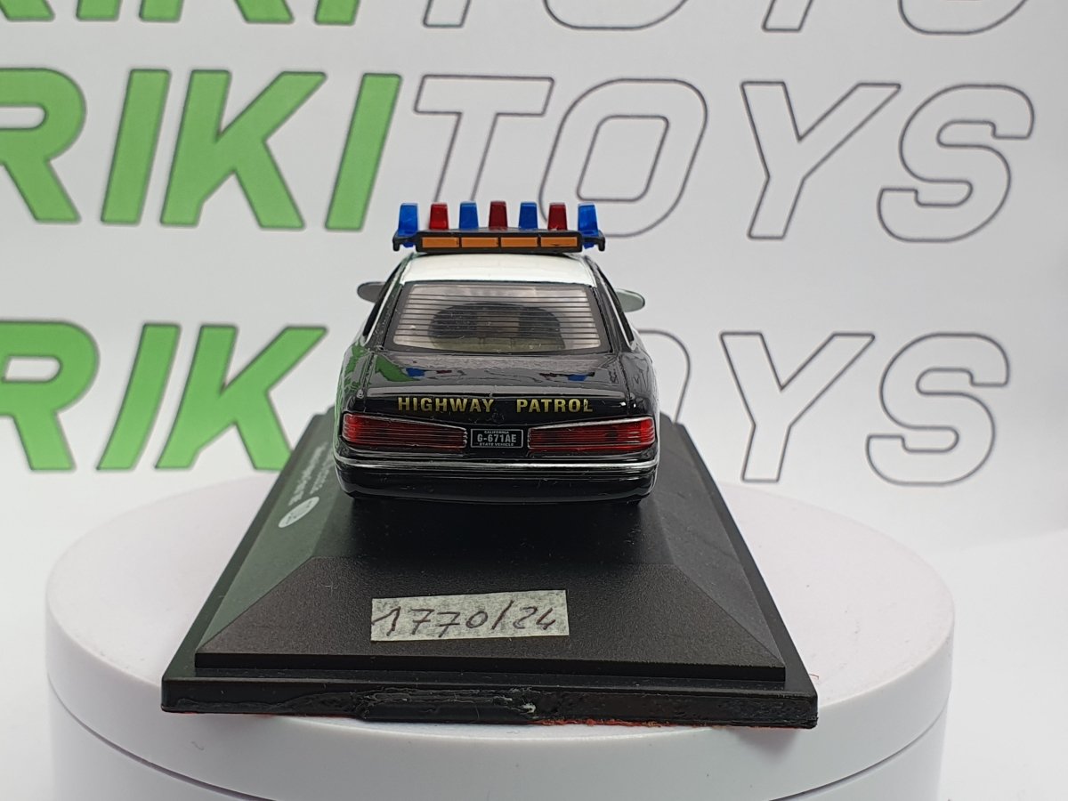 Ford Crown Victoria Edicola 1/43 Nero 1995 - RikiToys - Edicola