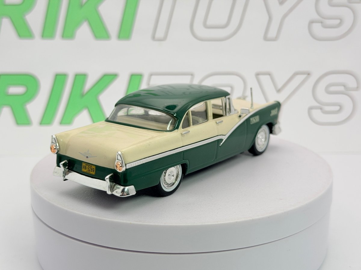 Ford Fairlane Edicola 1/43 Beige 1958 - RikiToys - Edicola