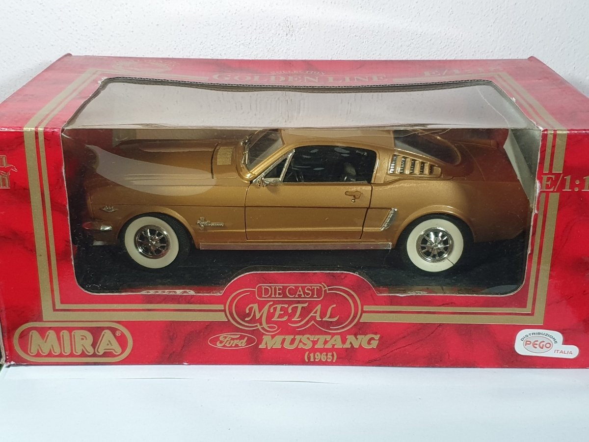 Ford Mustang Fastback Mira 1/18 Oro 1965 - RikiToys - Mira